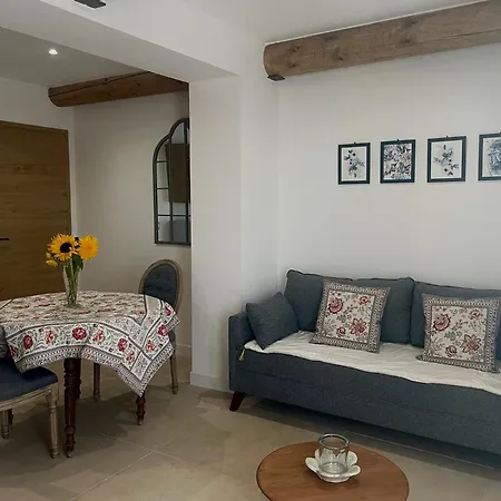 Les Mazets Du Pas بيت ضيافة