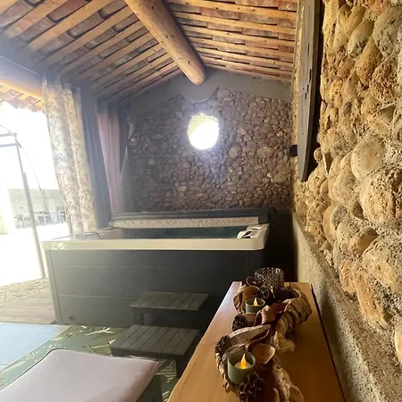 Les Mazets Du Pas * Gréoux-les-Bains
