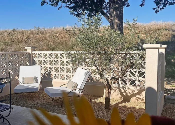 Les Mazets Du Pas Guest house